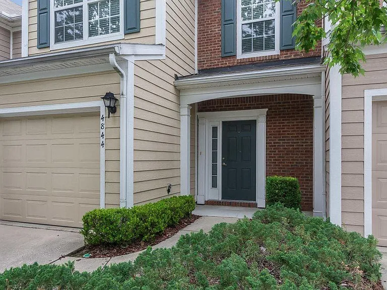 4844 Parkhurst Pl — Photo 3