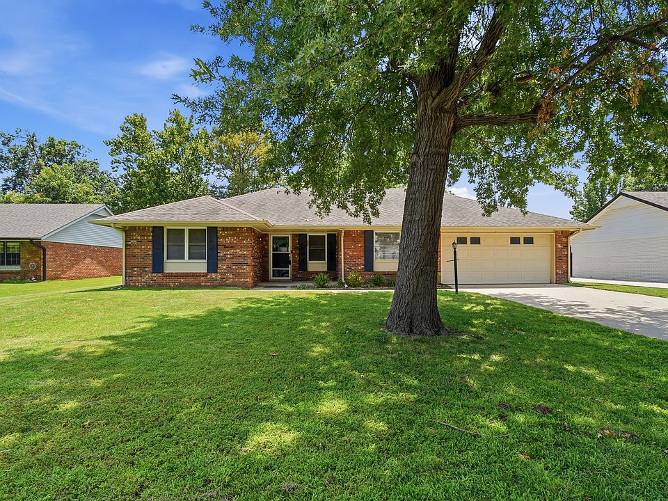 1st image of 2609 W Elgin St
