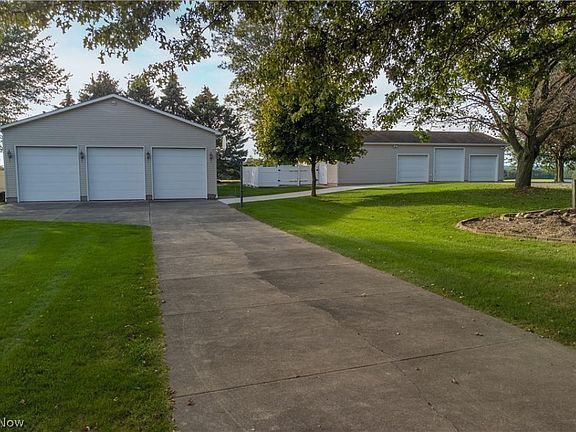 3rd image of 12051 Ravenna Ave NE