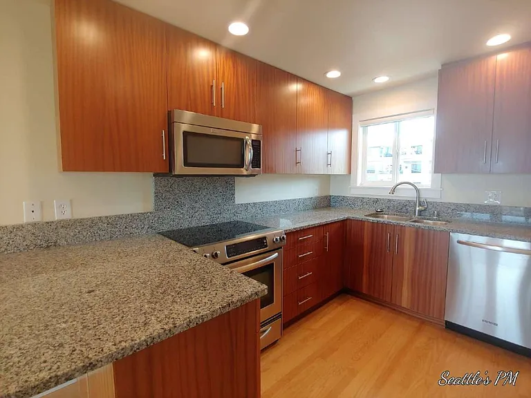 230 3rd Ave S — Photo 5