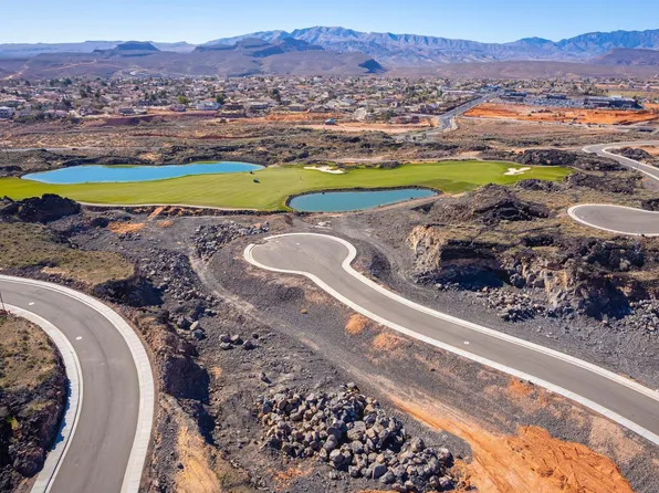 2430 Phil Smith Ct, Santa Clara, UT 84765