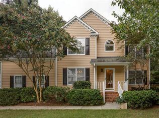 7 Printers Ln, Greensboro, NC 27407