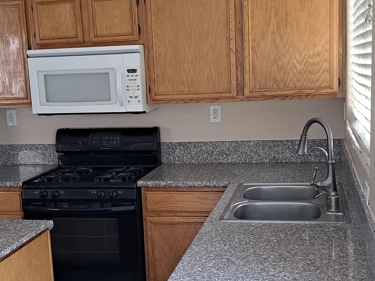 3011 Cantabria Ct — Photo 10
