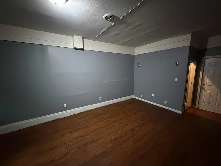 1125 Redman Blvd — Photo 6