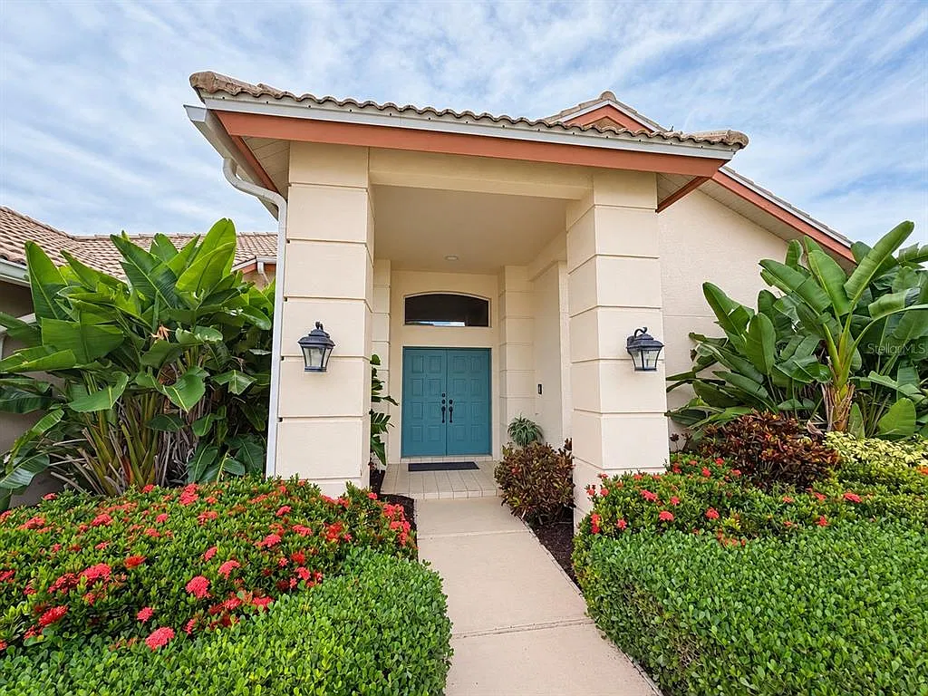 4 bed, 3.0 bath, 2882 sqft, $3,800 — Photo 2