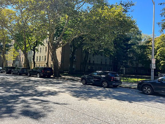 3rd image of 472 Gramatan Ave #5AA