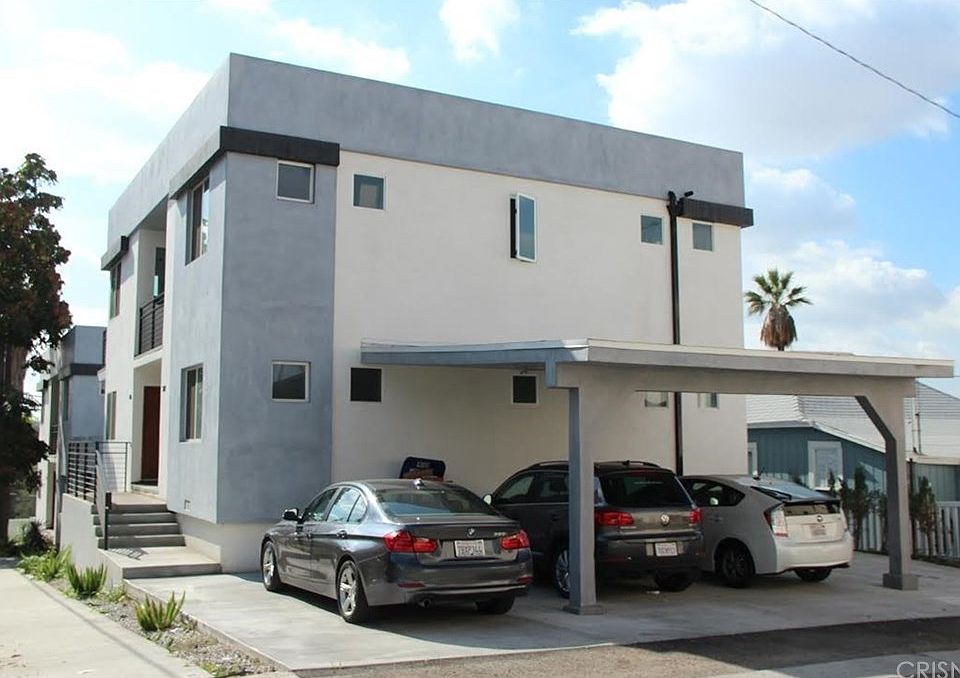 2nd image of 301 N Douglas St