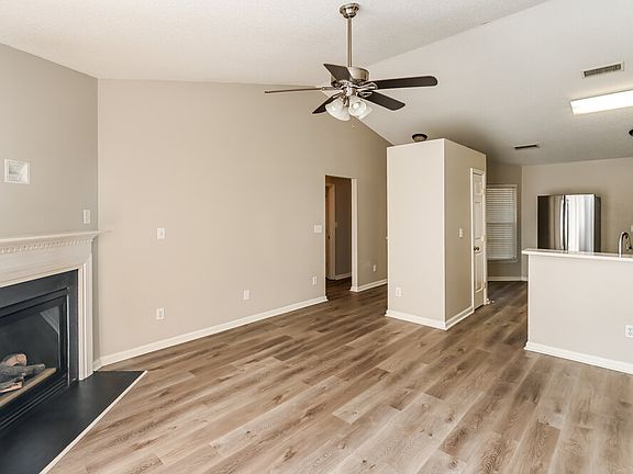 5th image of 3015 Mallard Forest Dr