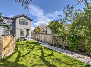 8326 28th Ave NW #B, Seattle, WA 98117