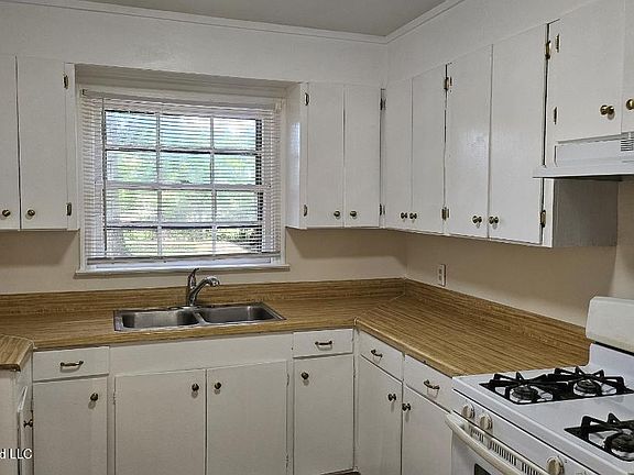 5th image of 118 Tate St