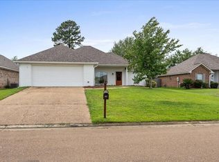 357 Kings Ridge Cir, Brandon, MS 39047