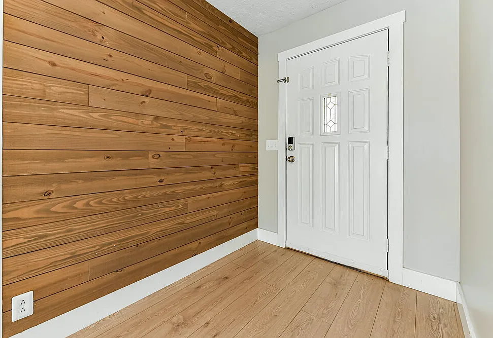 3 bed, 2.0 bath, 1234 sqft, $2,025 — Photo 3