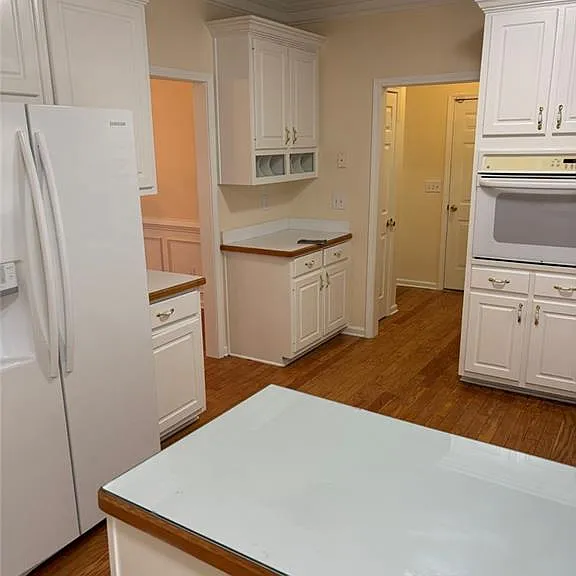 220 Cross Creek Dr — Photo 5