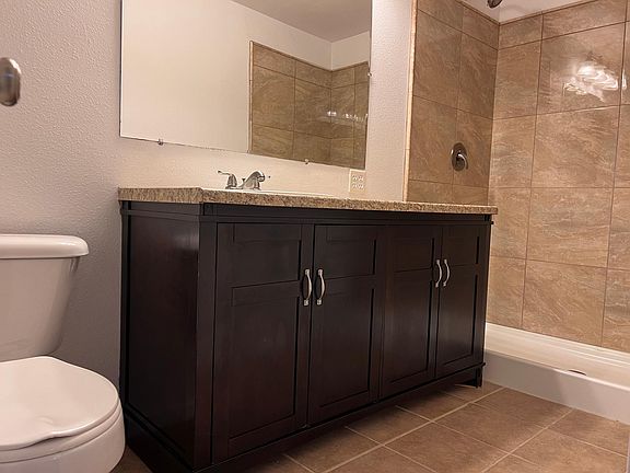 2nd image of 4805 NE 114th St