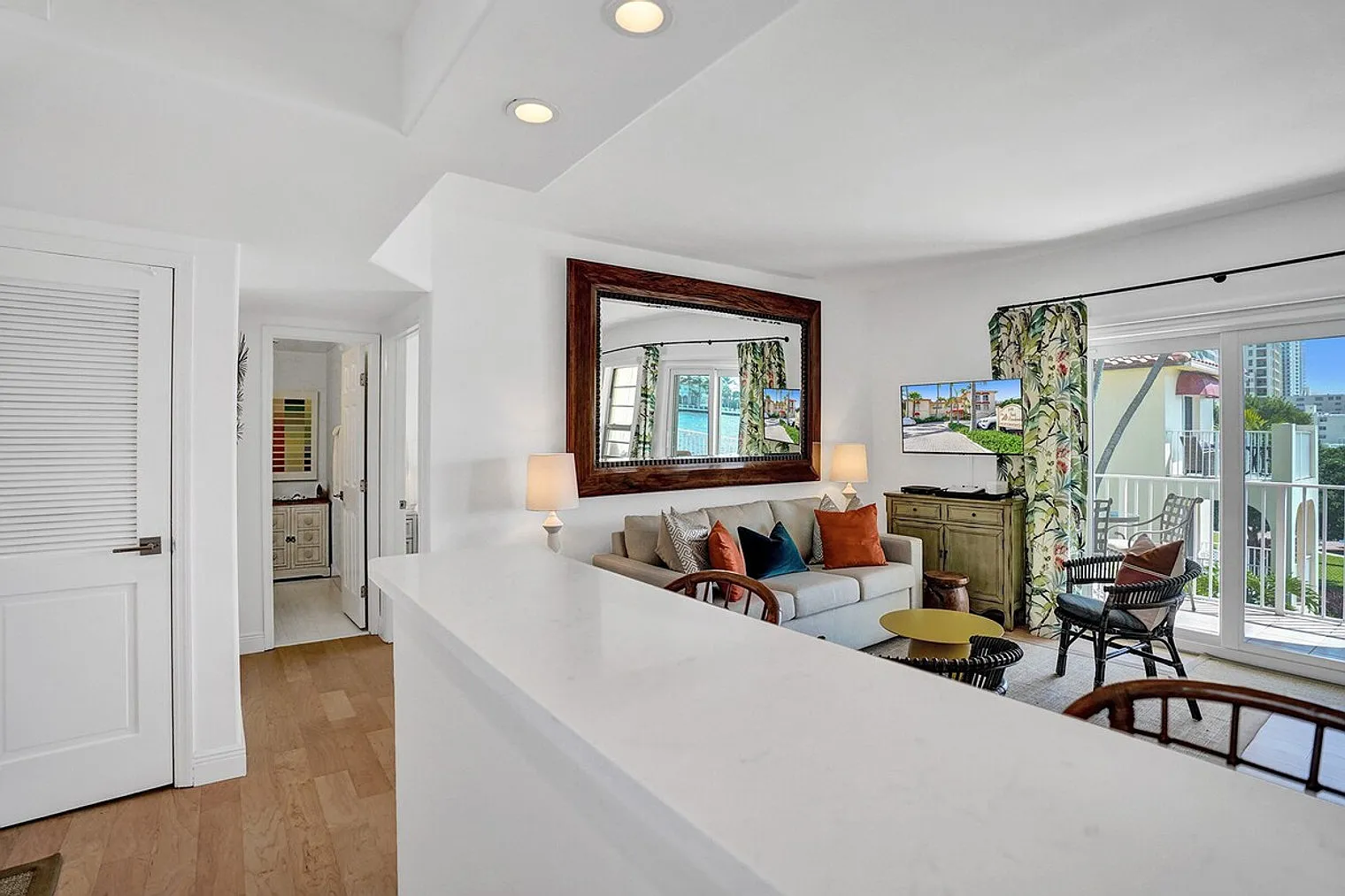 2 bed, 2.0 bath, 1862 sqft, $11,214 — Photo 3