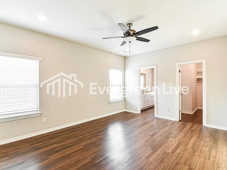 200 Grove Ln — Photo 7
