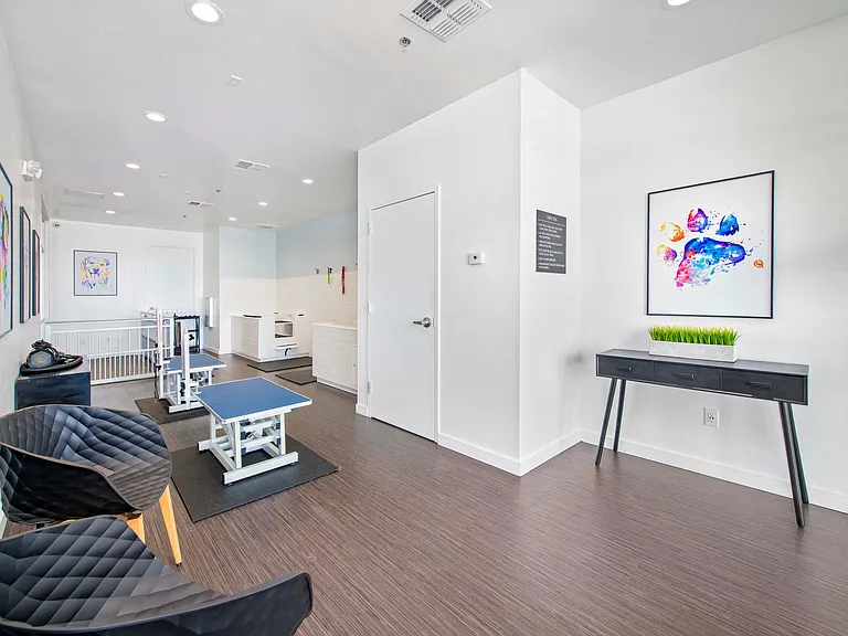 MAA 220 Riverside — Photo 10