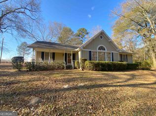 704 Limestone Rd, Cochran, GA 31014