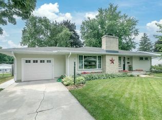 204 6th St, Waunakee, WI 53597