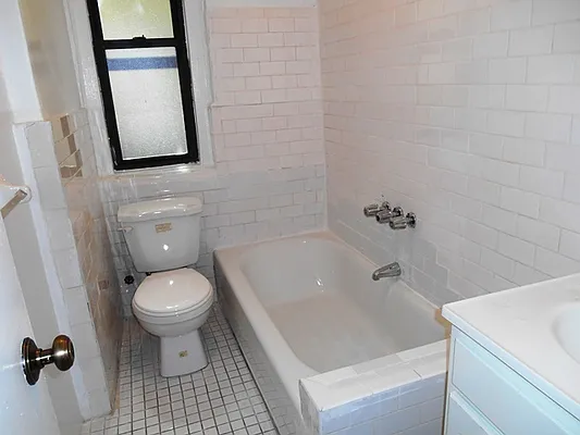 Rented by PMG Real Estate  | media 8