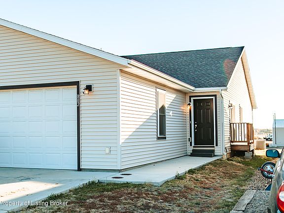 2nd image of 802 2nd St NE