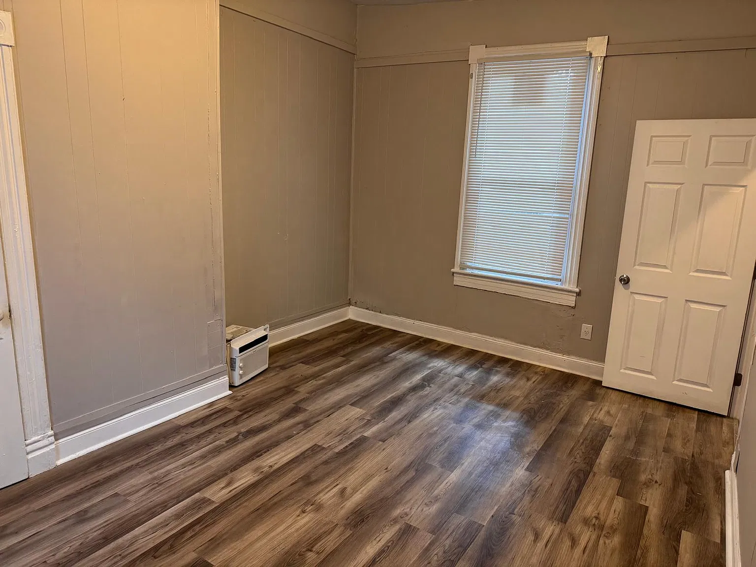 165 Webster Ave — Photo 3