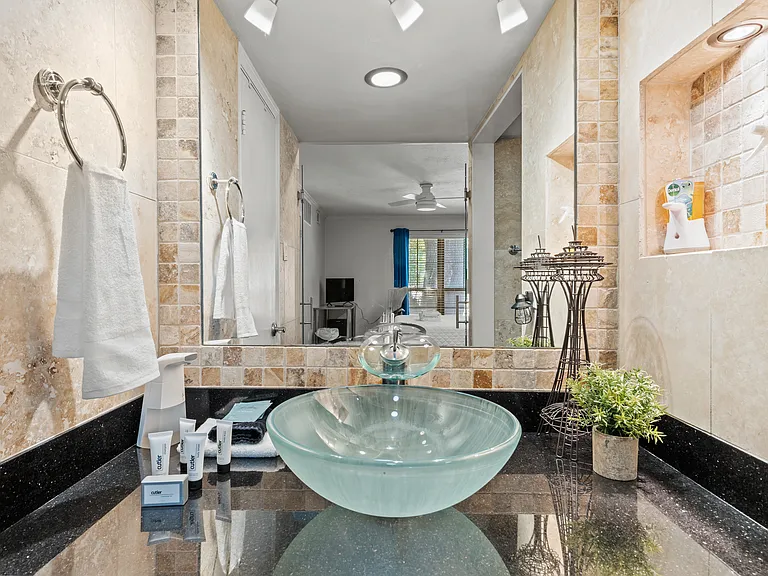7929 Meadow Park Dr #201 — Photo 16