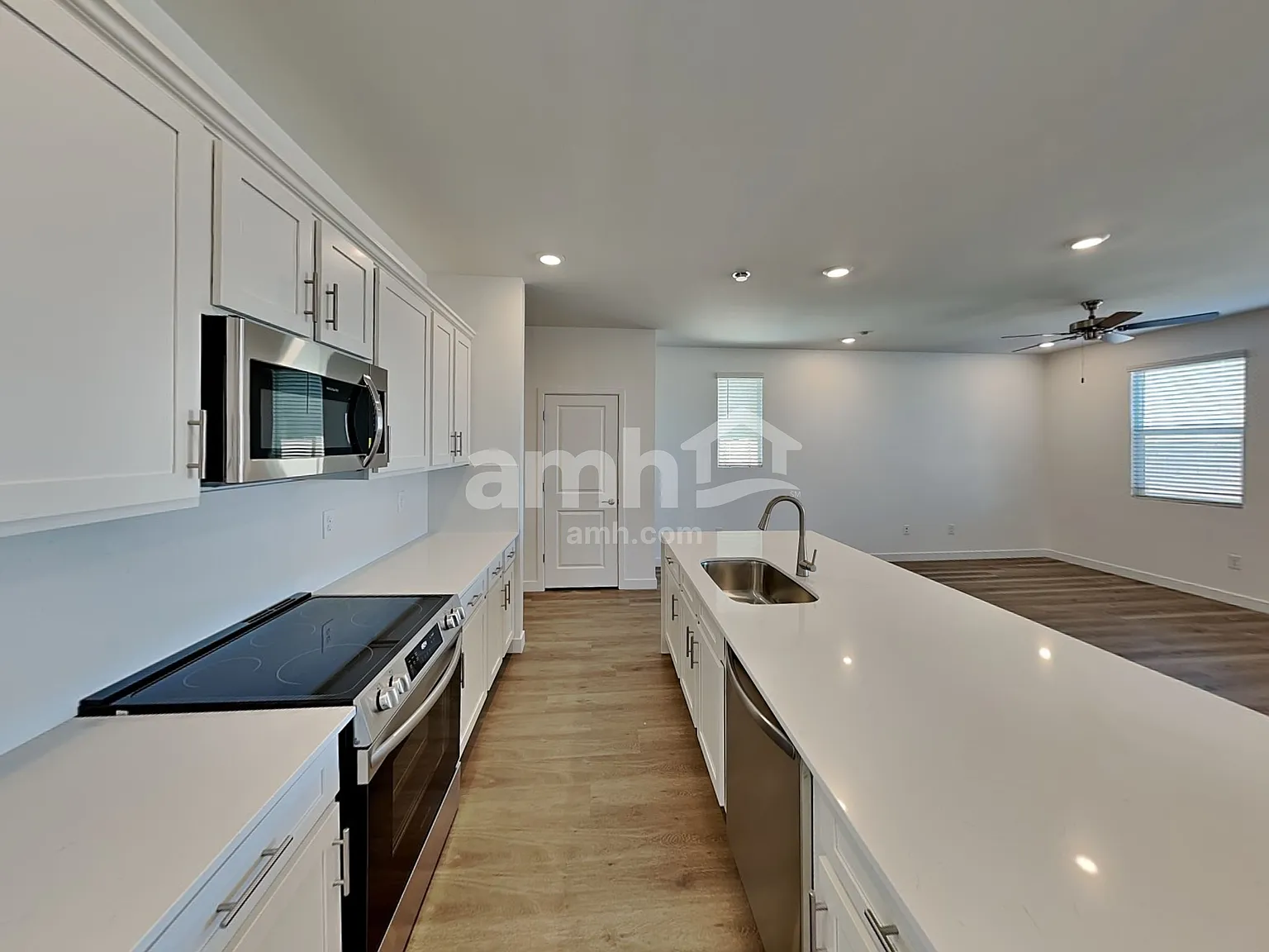 4 bed, 3.0 bath, 2239 sqft, $2,290 — Photo 3