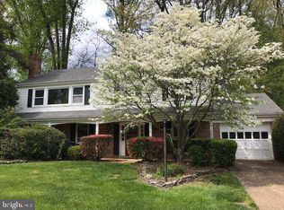 8208 Donset Dr, Springfield, VA 22152