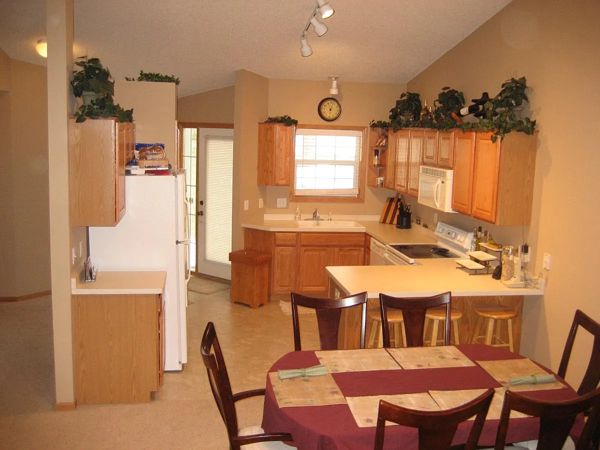 3 bed, 2000 sqft, $2,495 — Photo 4