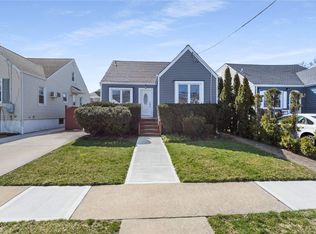 62 Maple St, Massapequa, NY 11758