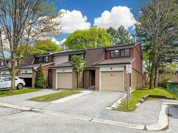 260 Avenue Rd #9, Richmond Hill, ON L4C 5G6
