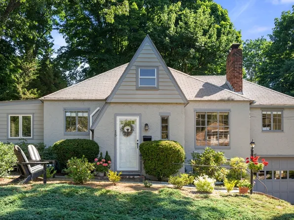 15 Hill Top Rd, Wellesley, MA 02482