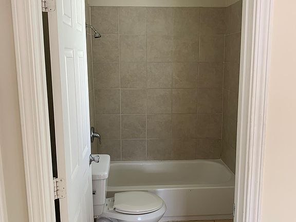 5th image of 2041 Amelia St