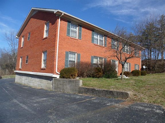 3rd image of 102 Woodhill Ln