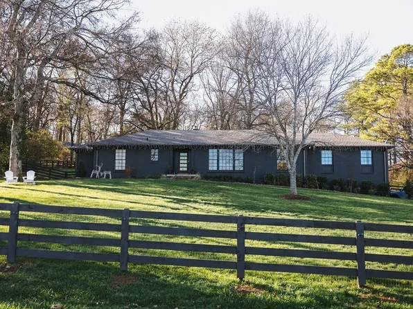 4915 Roselawn Cir, Nashville, TN 37215