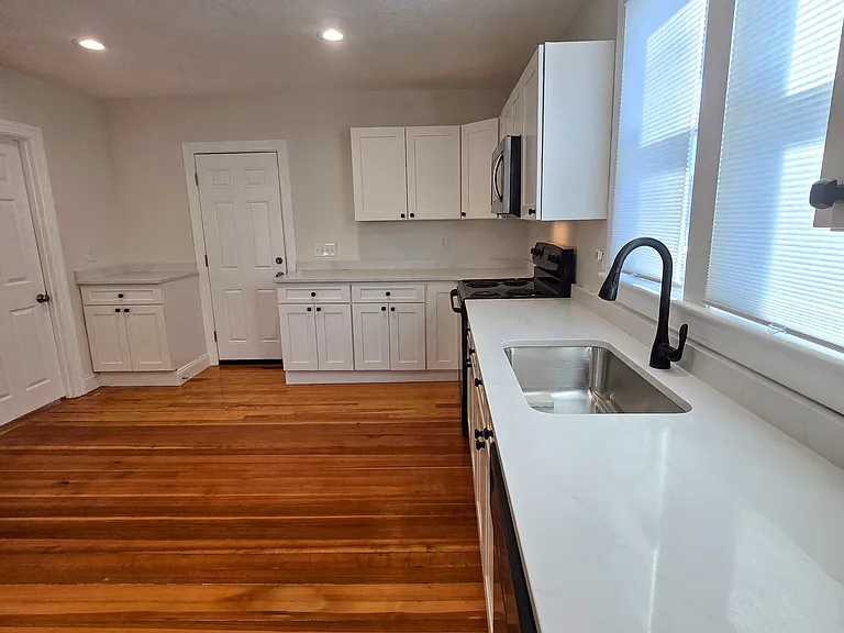 268 1/2 Greenville Ave #2 — Photo 5
