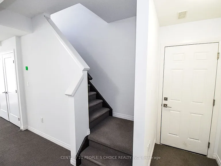 15 Hoffman Ln — Photo 8