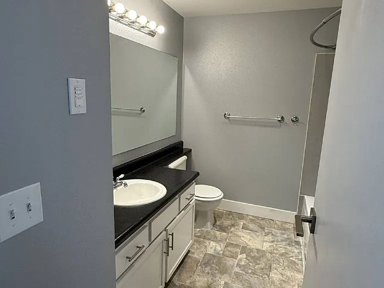 11002 SE Petrovitsky Rd #D303 — Photo 5