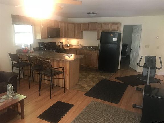 3rd image of 335 Grand Ave