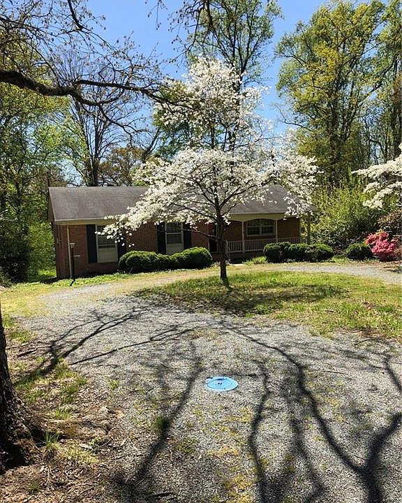 1st image of 2402 Farrand Dr
