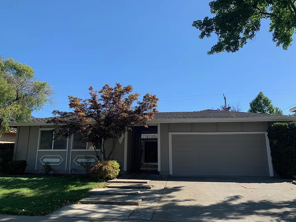 1072 Fleetwood Dr