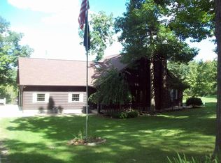 29050 Wilderness Trl, Sturgis, MI 49091