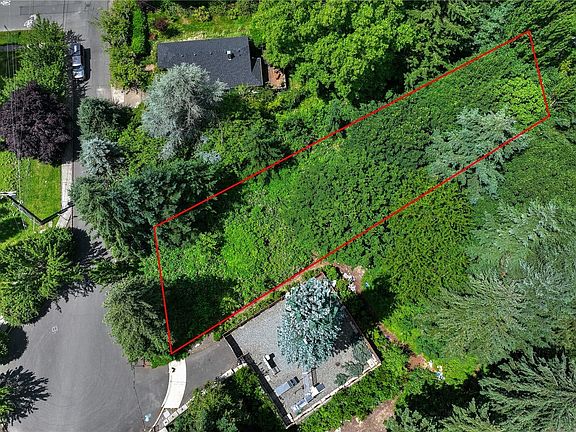 3rd image of 710 11th Avenue SE