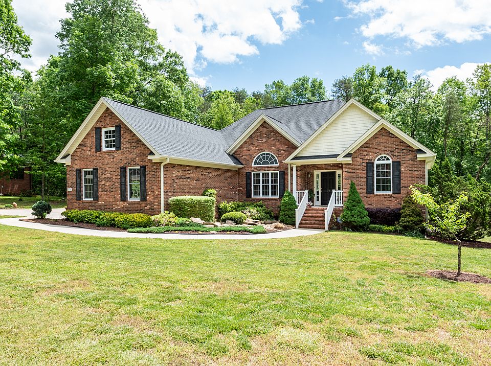 1st image of 174 Knollwood Dr