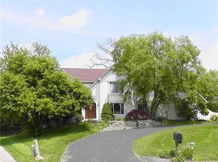 5 Greyhound Cir, Carmel, IN 46032
