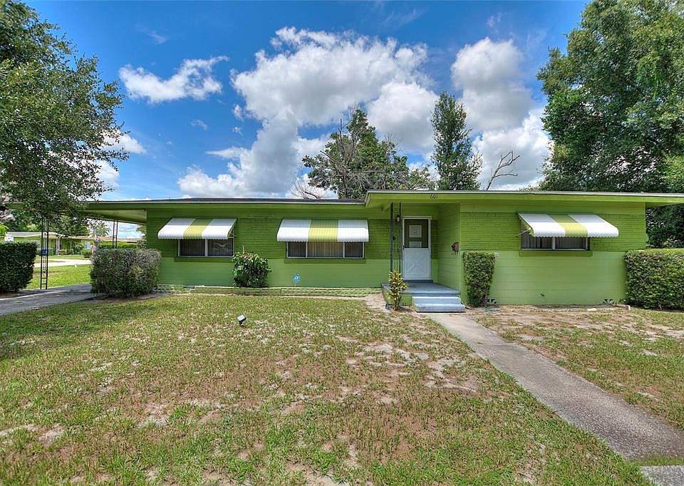 7th image of 601 AVENUE U NE