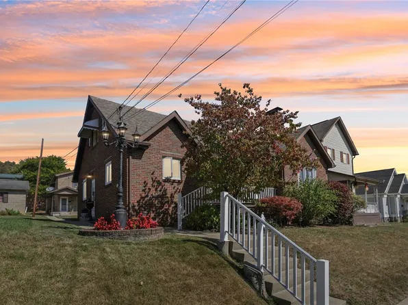 512 Hazel Ave, Ellwood City, PA 16117
