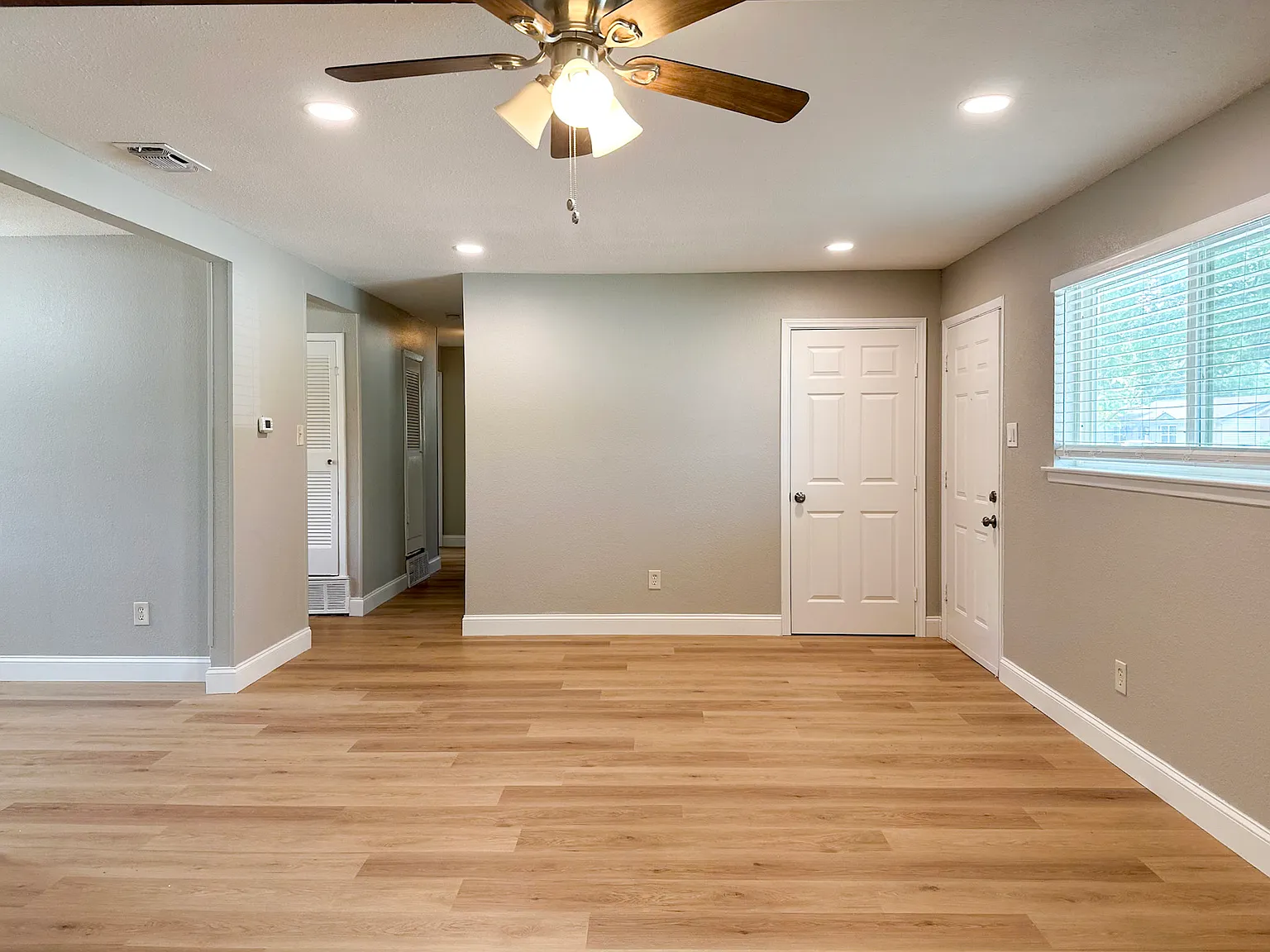 3 bed, 1410 sqft, $2,125 — Photo 4
