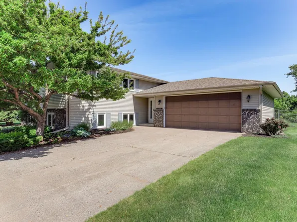 3588 Grenadier Pl N, Oakdale, MN 55128